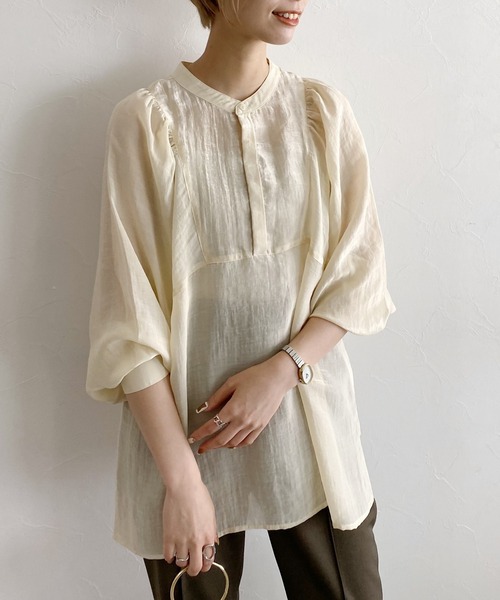 mysty woman（ミスティウーマン）の「シャイニー2WAYチュニックブラウス 219398（シャツ/ブラウス・レディース・アイボリー/チャコール/ダークオレンジ・FREE）」の2枚目の写真