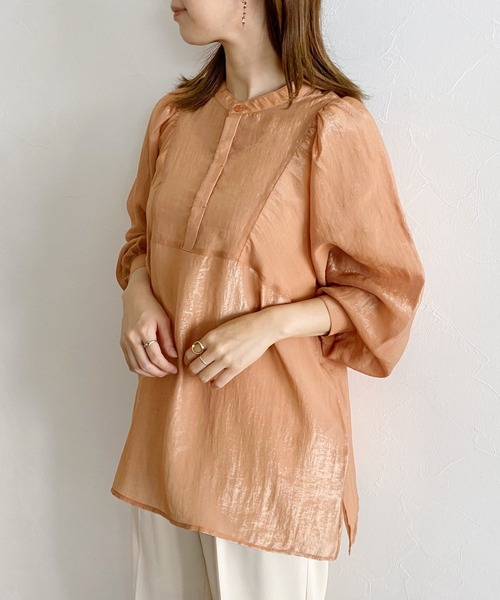 mysty woman（ミスティウーマン）の「シャイニー2WAYチュニックブラウス 219398（シャツ/ブラウス・レディース・アイボリー/チャコール/ダークオレンジ・FREE）」の3枚目の写真