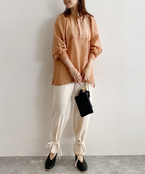 mysty woman（ミスティウーマン）の「シャイニー2WAYチュニックブラウス 219398（シャツ/ブラウス・レディース・アイボリー/チャコール/ダークオレンジ・FREE）」の8枚目の写真