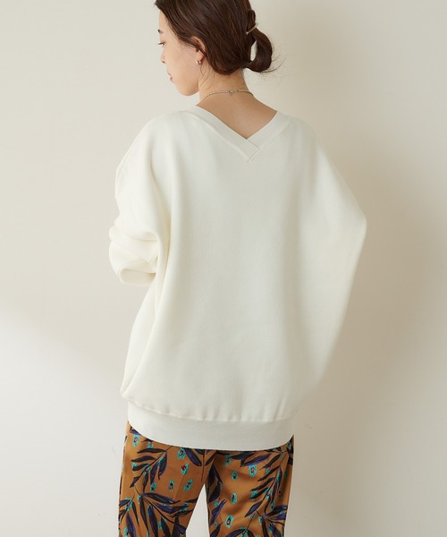 SHENERY(シーナリー)の「バックVスウェットライクニット(ニット/セーター・レディース・グレー系その他/オフホワイト/イエロー/グリーン/ピンク・FREE)」の17枚目の写真