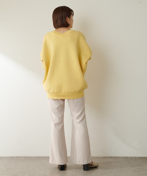 SHENERY(シーナリー)の「バックVスウェットライクニット(ニット/セーター・レディース・グレー系その他/オフホワイト/イエロー/グリーン/ピンク・FREE)」の10枚目の写真