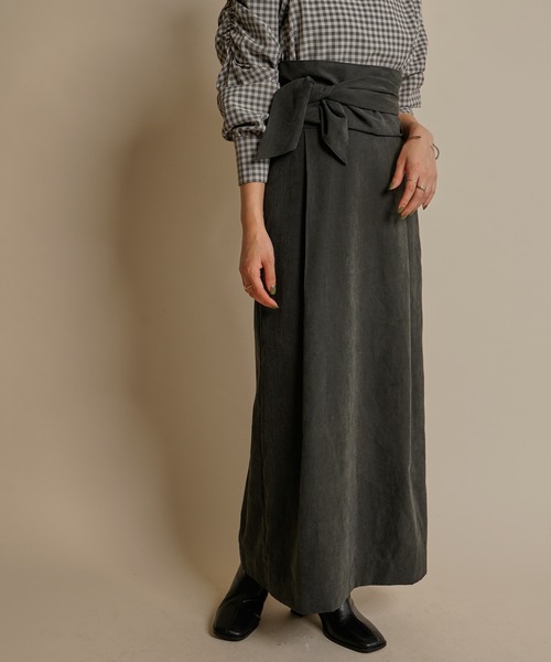 mline（エムライン）の「［mline］WEB限定 ピーチタックベルト付スカート（スカート・レディース・ブラック/ベージュ/アイボリー・1/2）」の2枚目の写真