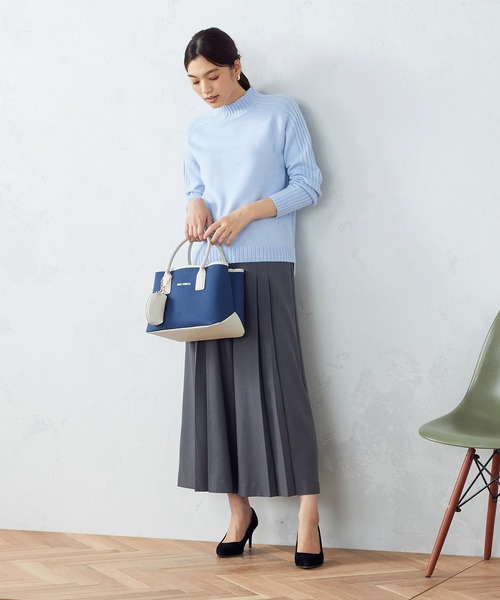 COMME CA ISM(コムサイズム)の「プリーツ ワイド クロップドパンツ(その他パンツ・レディース・ベージュ/チャコール・SMALL/MEDIUM/LARGE)」の6枚目の写真