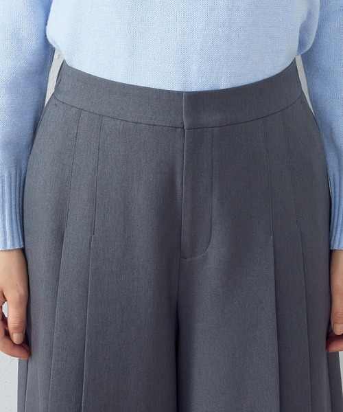 COMME CA ISM(コムサイズム)の「プリーツ ワイド クロップドパンツ(その他パンツ・レディース・ベージュ/チャコール・SMALL/MEDIUM/LARGE)」の9枚目の写真