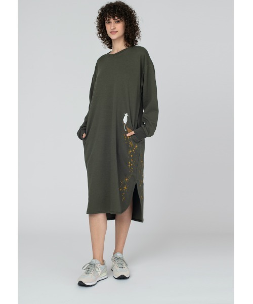 Design Tshirts Store graniph(デザイン ティーシャツ ストア グラニフ)の「ウィザードキャット|エンブロイダリースウェットワンピース(ワンピース・レディース・カーキ・FREE)」の10枚目の写真