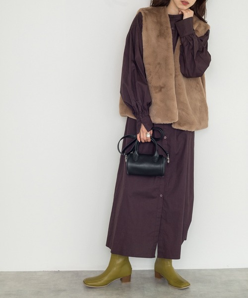 w closet(ダブルクローゼット)の「ウエストタック前開きシャツワンピース(シャツワンピース・レディース・オフホワイト/カーキ/ダークブラウン系1・FREE)」の1枚目の写真