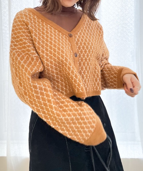 archives（アルシーヴ）の「Ｖネックショート丈カーディガン（ニット/セーター・レディース・オフホワイト/ブラウン/オリーブ/オレンジ・MEDIUM）」の4枚目の写真