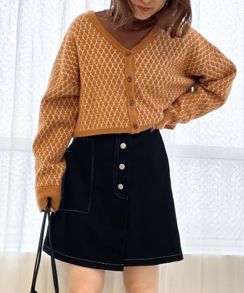 archives（アルシーヴ）の「Ｖネックショート丈カーディガン（ニット/セーター・レディース・オフホワイト/ブラウン/オリーブ/オレンジ・MEDIUM）」の11枚目の写真