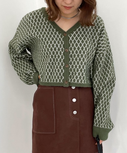 archives（アルシーヴ）の「Ｖネックショート丈カーディガン（ニット/セーター・レディース・オフホワイト/ブラウン/オリーブ/オレンジ・MEDIUM）」の13枚目の写真