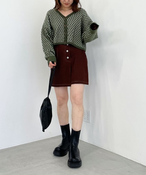 archives（アルシーヴ）の「Ｖネックショート丈カーディガン（ニット/セーター・レディース・オフホワイト/ブラウン/オリーブ/オレンジ・MEDIUM）」の7枚目の写真