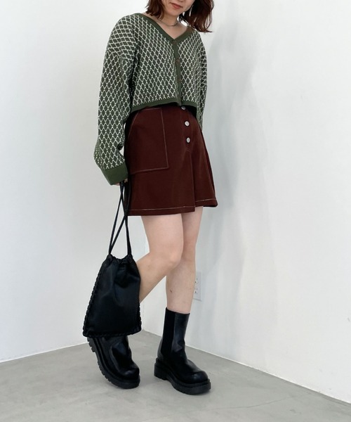 archives（アルシーヴ）の「Ｖネックショート丈カーディガン（ニット/セーター・レディース・オフホワイト/ブラウン/オリーブ/オレンジ・MEDIUM）」の8枚目の写真