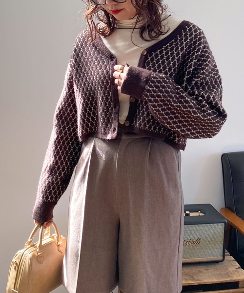 archives（アルシーヴ）の「Ｖネックショート丈カーディガン（ニット/セーター・レディース・オフホワイト/ブラウン/オリーブ/オレンジ・MEDIUM）」の15枚目の写真