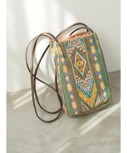 Green　Parks（グリーンパークス）の「・ボアMIXロングハンドルポーチ＊（トートバッグ・レディース・ブラック/ピンク/イエロー/ブルー・FREE）」の4枚目の写真