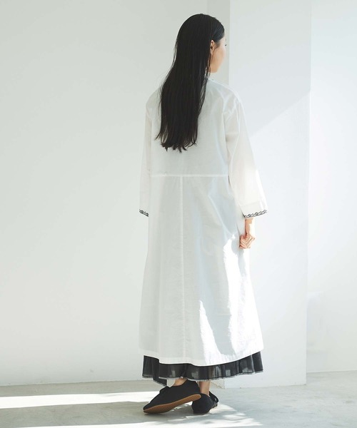 cardo fabrica（カルドファブリカ）の「刺繍スタンドカラーワンピース（ワンピース・レディース・ホワイト/ブラック・FREE）」の21枚目の写真