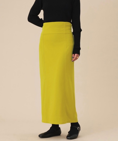 NEUNA（ヌナ）の「【さらさら素材が心地よい。】ペンシルiラインタイトロングスカート（スカート・レディース・ホワイト/ブラック/イエロー・SMALL/MEDIUM/LARGE）」の3枚目の写真