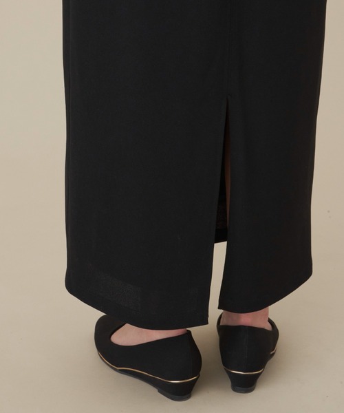 NEUNA（ヌナ）の「【さらさら素材が心地よい。】ペンシルiラインタイトロングスカート（スカート・レディース・ホワイト/ブラック/イエロー・SMALL/MEDIUM/LARGE）」の7枚目の写真