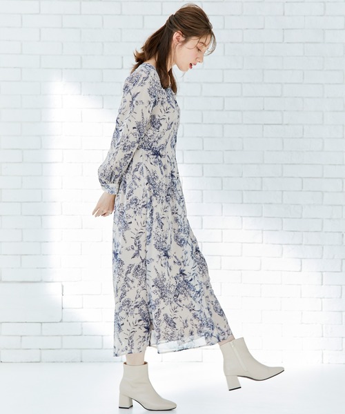 新品未使用⭐︎12Twelve Agenda トワルドジュイ風花柄ロングワンピ―ス 12Twelve Agenda（トゥエルブ アジェンダ）の「Vネック
