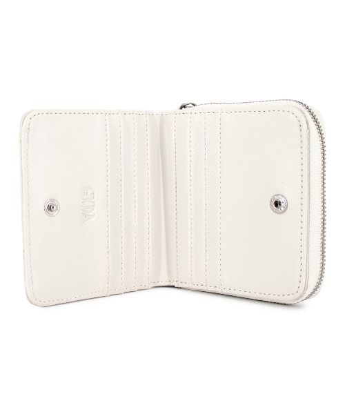 GYDA（ジェイダ）の「GYDA(ジェイダ) ラウンド二つ折り財布 エンボス GY-W032 レディース サイフ 財布 ブランド（財布・レディース・アイボリー/ブラック/キャメル・FREE）」の11枚目の写真