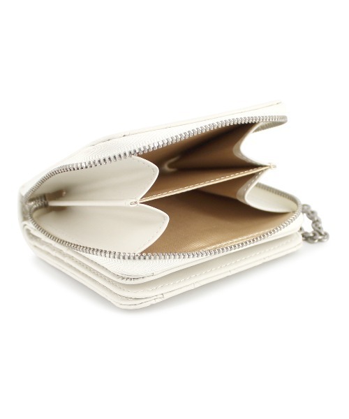 GYDA（ジェイダ）の「GYDA(ジェイダ) ラウンド二つ折り財布 エンボス GY-W032 レディース サイフ 財布 ブランド（財布・レディース・アイボリー/ブラック/キャメル・FREE）」の13枚目の写真