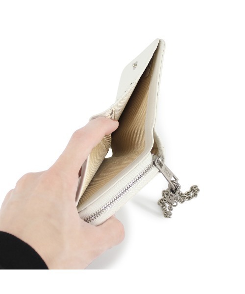 GYDA（ジェイダ）の「GYDA(ジェイダ) ラウンド二つ折り財布 エンボス GY-W032 レディース サイフ 財布 ブランド（財布・レディース・アイボリー/ブラック/キャメル・FREE）」の12枚目の写真