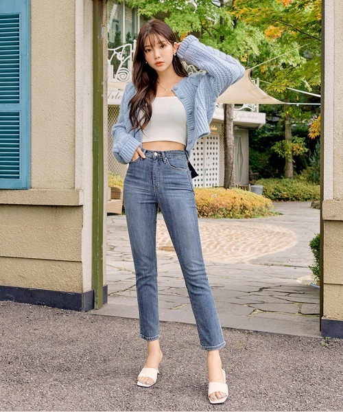 chuu（チュー）の「CHUU [Rey] High Rise Slim Straight Ankle Jeans（デニムパンツ・レディース・ブルー・SMALL/MEDIUM/LARGE）」の19枚目の写真