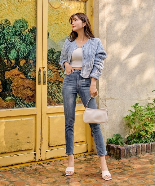chuu（チュー）の「CHUU [Rey] High Rise Slim Straight Ankle Jeans（デニムパンツ・レディース・ブルー・SMALL/MEDIUM/LARGE）」の3枚目の写真