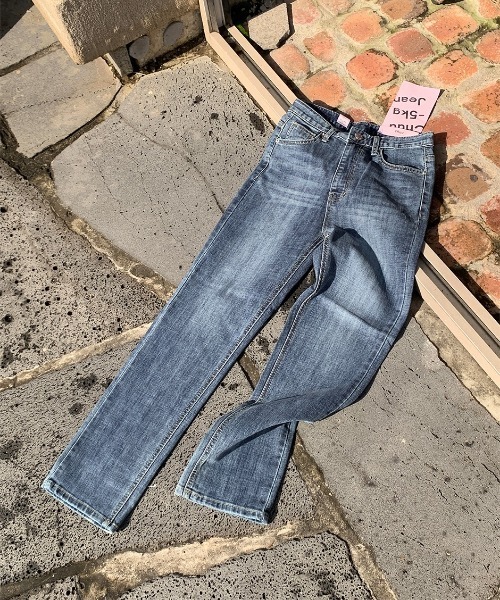 chuu（チュー）の「CHUU [Rey] High Rise Slim Straight Ankle Jeans（デニムパンツ・レディース・ブルー・SMALL/MEDIUM/LARGE）」の20枚目の写真
