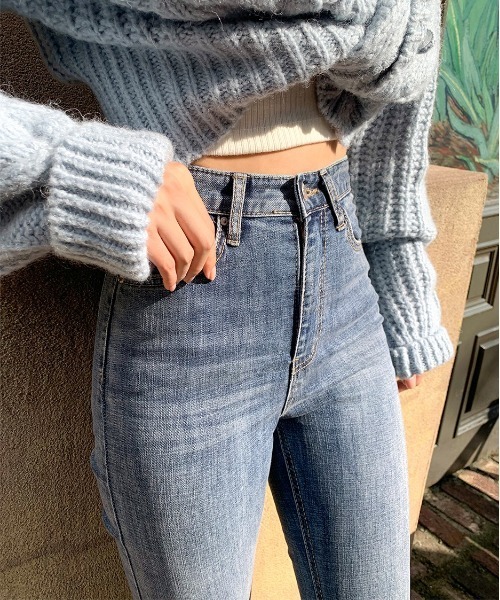 chuu（チュー）の「CHUU [Rey] High Rise Slim Straight Ankle Jeans（デニムパンツ・レディース・ブルー・SMALL/MEDIUM/LARGE）」の10枚目の写真