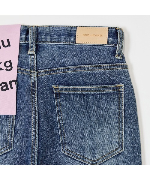 chuu（チュー）の「CHUU [Rey] High Rise Slim Straight Ankle Jeans（デニムパンツ・レディース・ブルー・SMALL/MEDIUM/LARGE）」の17枚目の写真