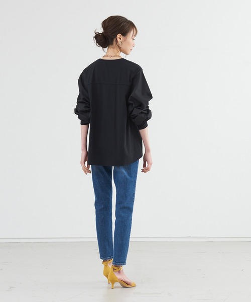 abahouse mavie（アバハウスマヴィ）の「袖ボリュームコンビプルオーバー（Tシャツ/カットソー・レディース・ホワイト/ブラック/チャコールグレー・フリー）」の4枚目の写真