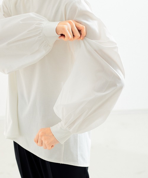 abahouse mavie（アバハウスマヴィ）の「袖ボリュームコンビプルオーバー（Tシャツ/カットソー・レディース・ホワイト/ブラック/チャコールグレー・フリー）」の17枚目の写真