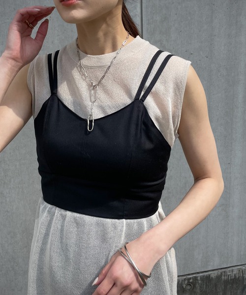 &g'aime(アンジェム)の「【&g’aime】カップ付きバックオープンビスチェ(Tシャツ/カットソー・レディース・ブラック/グレイッシュベージュ/チャコール・FREE)」の6枚目の写真