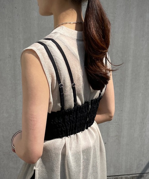 &g'aime(アンジェム)の「【&g’aime】カップ付きバックオープンビスチェ(Tシャツ/カットソー・レディース・ブラック/グレイッシュベージュ/チャコール・FREE)」の20枚目の写真