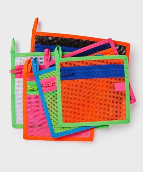 bonjour records（ボンジュールレコーズ）の「【Planforotherday/プラン・フォー・アザーデイ】Tropical mini pouch トロピカルミニポーチ（ポーチ・レディース・ブラック/ブルー/ピンク/オレンジ/イエロー・FREE）」の6枚目の写真