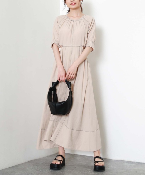 archives（アルシーヴ）の「配色ステッチカットアウトワンピース（ワンピース・レディース・ブラック/ベージュ/オレンジ・MEDIUM）」の4枚目の写真