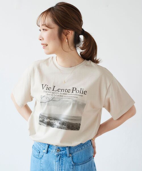 le.coeur blanc（ルクールブラン）の「モノクロフォトプリントTシャツ（Tシャツ/カットソー・レディース・オフホワイト/グレイッシュベージュ・38）」の3枚目の写真
