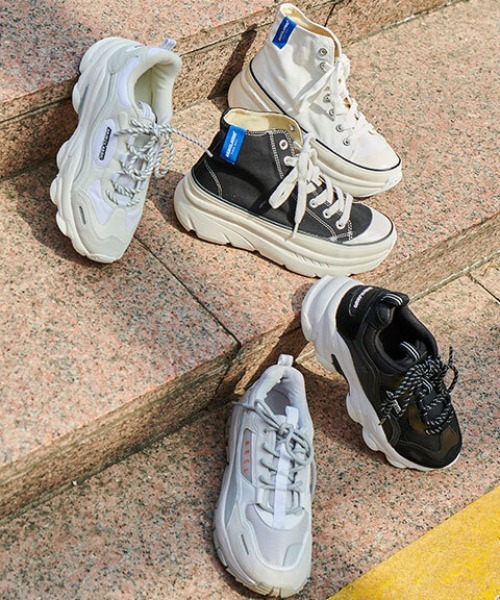 AKIII CLASSIC(アキクラシック)の「【店舗限定】【AKIII CLASSIC /アキクラシック】 RECOVERY COTTON HIGH スニーカー(スニーカー・レディース・ホワイト/ブラック・24.5㎝/23.5㎝)」の6枚目の写真