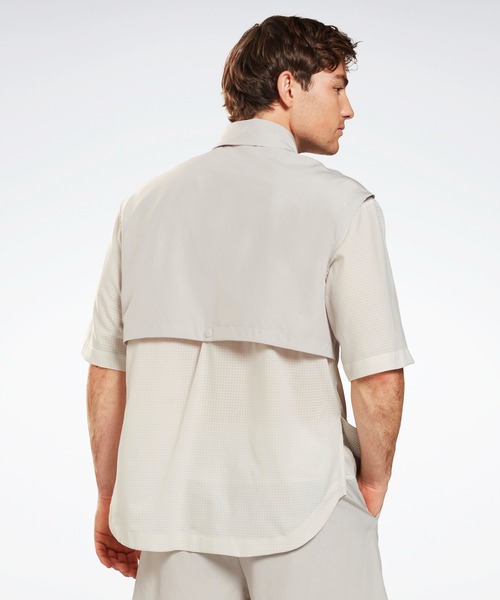 Reebok(リーボック)の「ARS アクティブチル+ ウーブン Tシャツ / ARS ACTIVCHILL+ Woven T-Shirt /(シャツ/ブラウス・メンズ・ブラック/ベージュ系その他・SMALL/MEDIUM/LARGE/X-LARGE/XX-LARGE/X-SMALL/XXX-LARGE)」の8枚目の写真