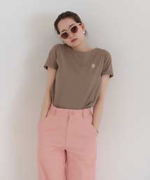 エンブレム付き ボートネックTシャツ TINA：JOJUN
