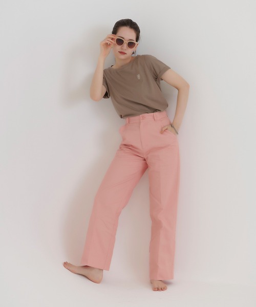 TINA:JOJUN(ティーナジョジュン)の「エンブレム付き ボートネックTシャツ TINA:JOJUN(Tシャツ/カットソー・レディース・グリーン/アイボリー/モカ・M)」の13枚目の写真