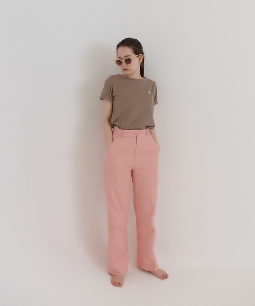 TINA:JOJUN(ティーナジョジュン)の「エンブレム付き ボートネックTシャツ TINA:JOJUN(Tシャツ/カットソー・レディース・グリーン/アイボリー/モカ・M)」の14枚目の写真