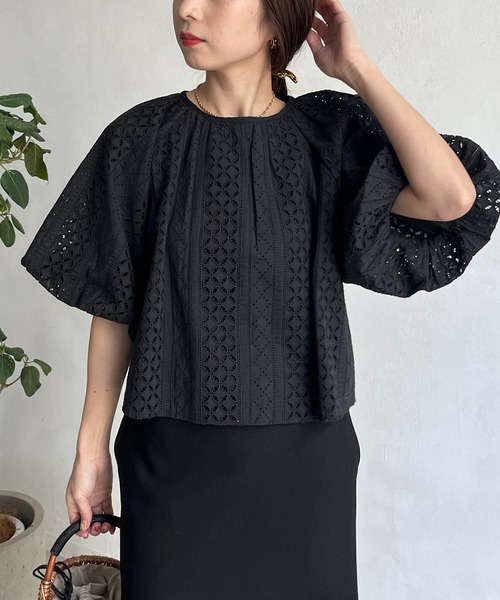 CAPRICIEUX LE'MAGE（カプリシューレマージュ）の「刺繍バルーンブラウス（シャツ/ブラウス・レディース・ブラック/ホワイト・FREE）」の3枚目の写真