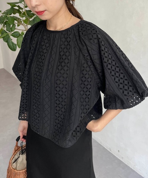 CAPRICIEUX LE'MAGE（カプリシューレマージュ）の「刺繍バルーンブラウス（シャツ/ブラウス・レディース・ブラック/ホワイト・FREE）」の5枚目の写真