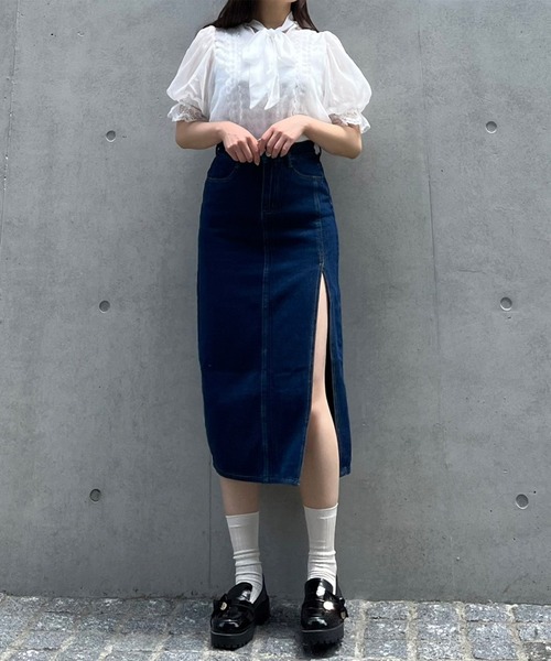 Voyage titty&Co.PETIT（ボヤージュティティアンドコープチ）の「【Voyage titty&Co. PETIT】スリットデニムミディスカート（スカート・レディース・インディゴブルー・SMALL/MEDIUM）」の7枚目の写真