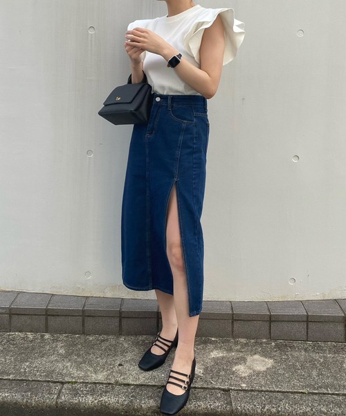 Voyage titty&Co.PETIT（ボヤージュティティアンドコープチ）の「【Voyage titty&Co. PETIT】スリットデニムミディスカート（スカート・レディース・インディゴブルー・SMALL/MEDIUM）」の2枚目の写真