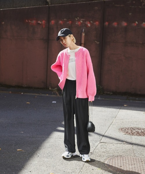 Auntie Rosa Holiday（アンティローザホリデー）の「ハイライズツータックストレートパンツ / サイズ展開あり（スラックス・レディース・ブラック/ベージュ/ネイビー・MEDIUM/SMALL）」の8枚目の写真