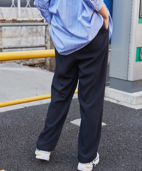 Auntie Rosa Holiday（アンティローザホリデー）の「ハイライズツータックストレートパンツ / サイズ展開あり（スラックス・レディース・ブラック/ベージュ/ネイビー・MEDIUM/SMALL）」の12枚目の写真