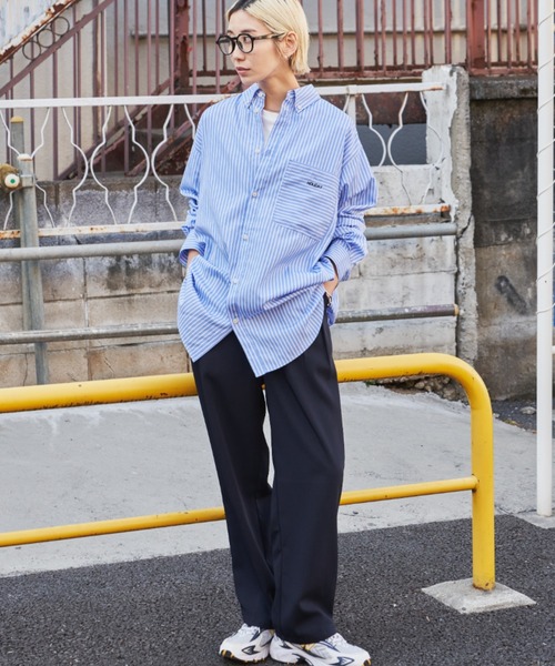 Auntie Rosa Holiday（アンティローザホリデー）の「ハイライズツータックストレートパンツ / サイズ展開あり（スラックス・レディース・ブラック/ベージュ/ネイビー・MEDIUM/SMALL）」の14枚目の写真