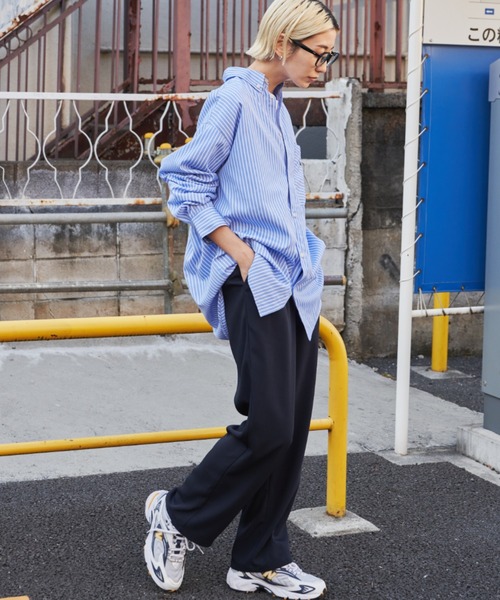 Auntie Rosa Holiday（アンティローザホリデー）の「ハイライズツータックストレートパンツ / サイズ展開あり（スラックス・レディース・ブラック/ベージュ/ネイビー・MEDIUM/SMALL）」の17枚目の写真
