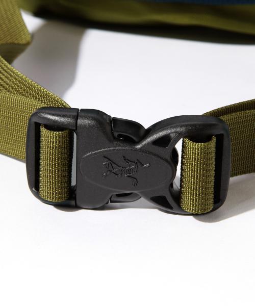ARC'TERYX(アークテリクス)の「ARC'TERYX / MAKA2(ボディバッグ/ウエストポーチ・メンズ・ブラック/グリーン系その他・2.25リッター)」の10枚目の写真